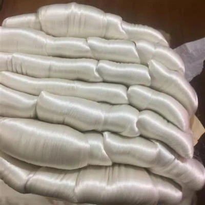 Fil de soie en bobine